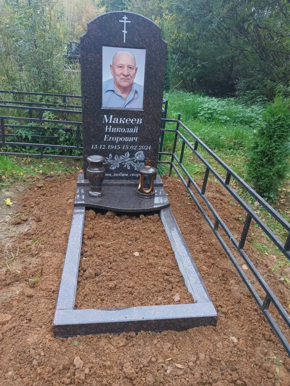 памятники премиум класса